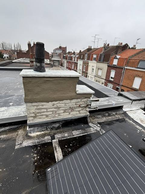 Comment rénover une cheminée ancienne avec enduit hydrofuge et plaque béton à Hellemmes-Lille – Travaux de dépose de souches et étanchéité complète
