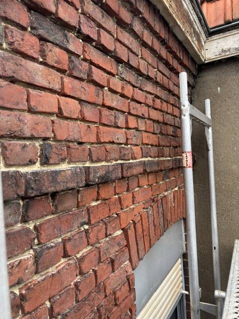 Rejointoiement complet d’une façade en briques avec ciment hydrofuge à Mons-en-Barœul près de Lille