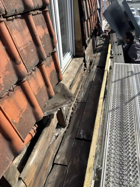 Expert en Zinguerie à Lille : Réfection de chéneaux et étanchéité de toiture sur mesure à Mons-en-Barœul