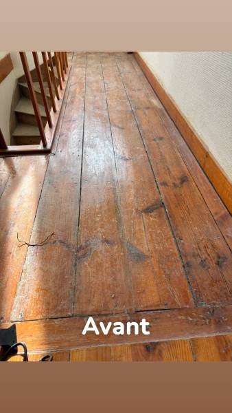 Rénovation d’escaliers en bois avec ponçage professionnel et lasure incolore pour paliers intérieurs à Lille et ses quartiers